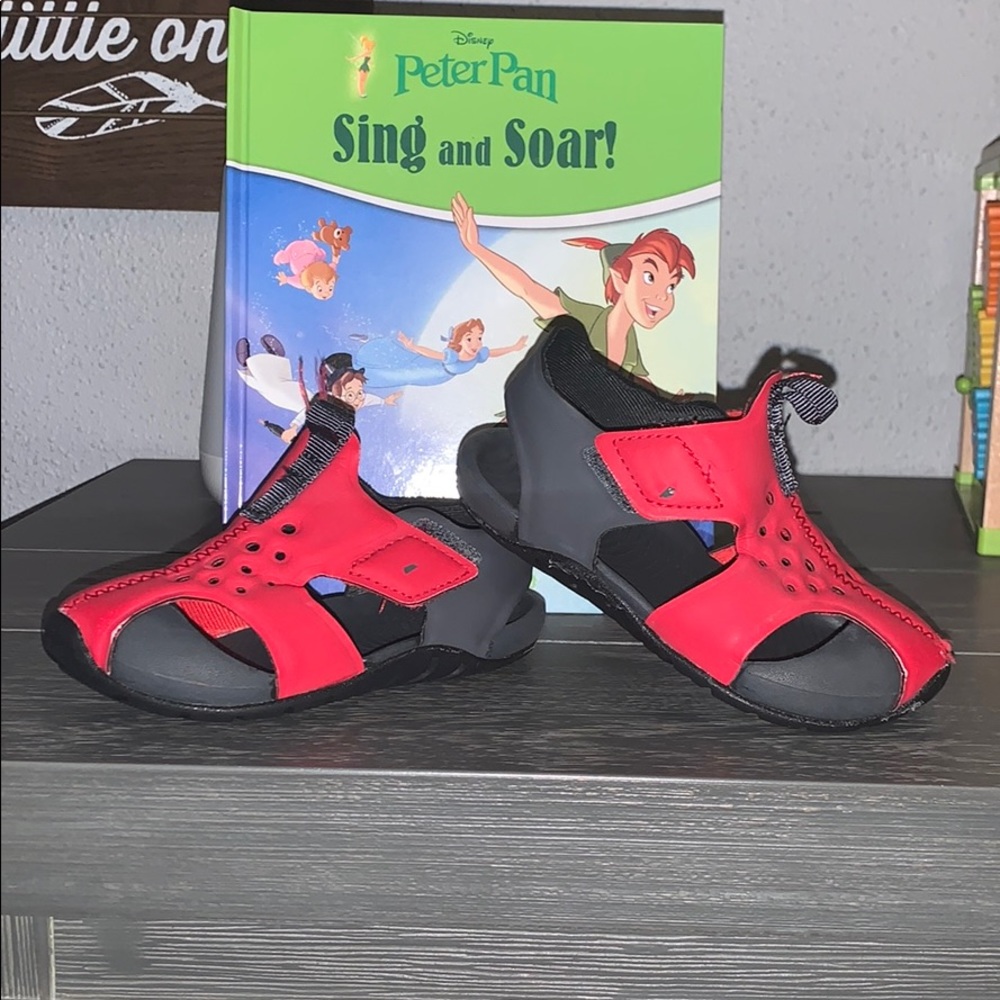 Nike toddler sandals